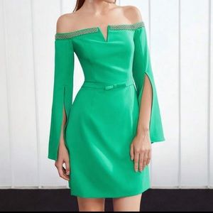PREMIUM NOTCHED NECK BELL SLEEVE DRESS